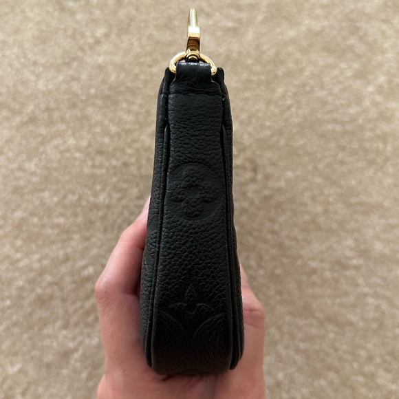 Louis Vuitton Empreinte Multi Pochette (Small Pouch) - Picture 15 of 15